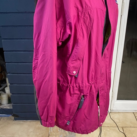 Patagonia Fuchsia Hooded Jacket - Picture 13 of 17